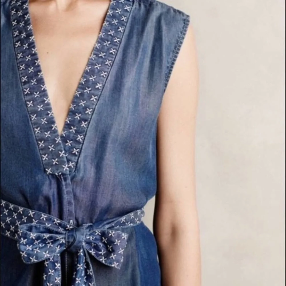 Free when bundled! Anthro Holding Horses Sleeveless Chambray Blouse - Picture 2 of 9